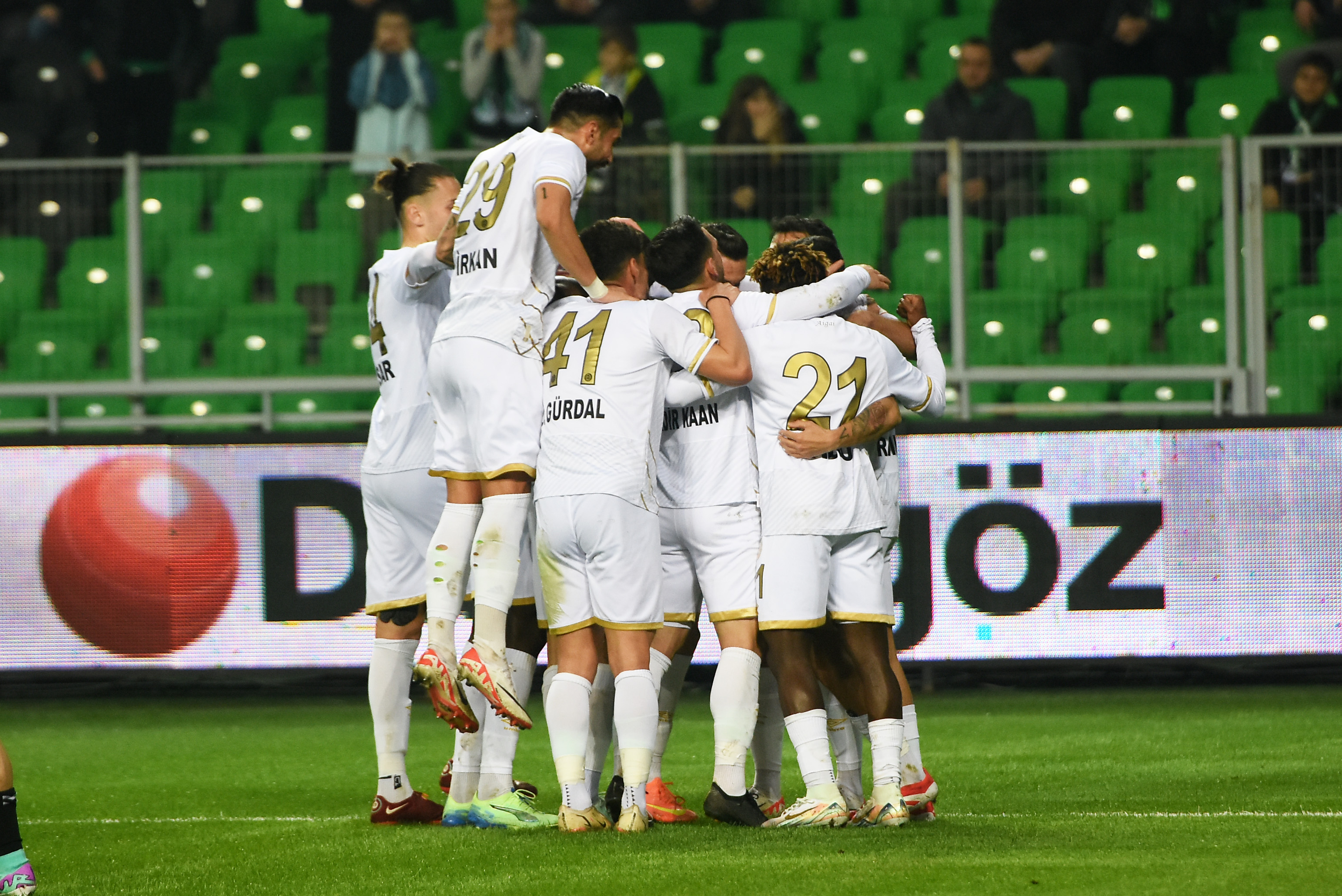 Manisa Fk, İstanbul Deplasmanında 3 Puan Peşinde (6)