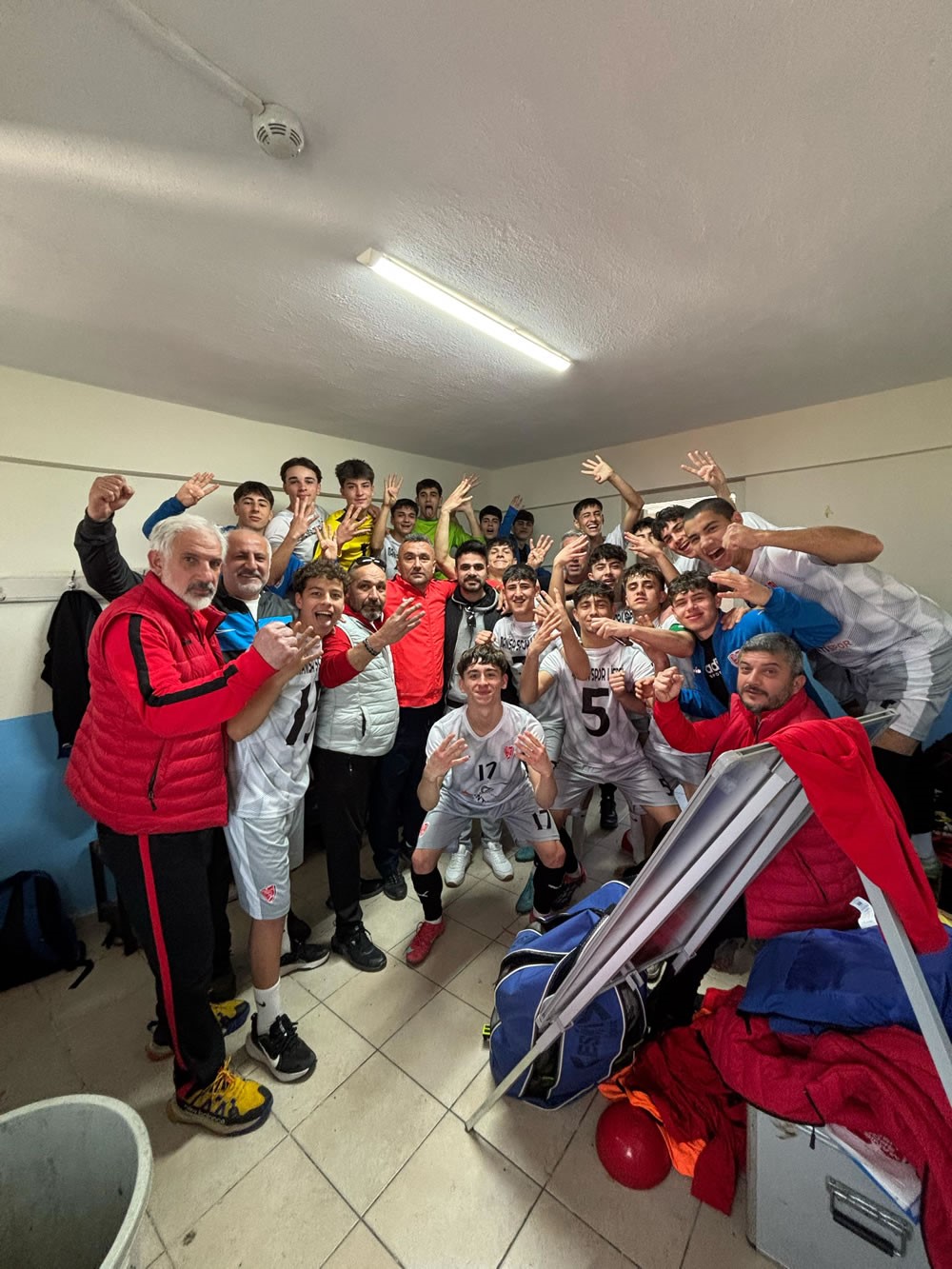 Manisa Spor Lisesi Futbol Takımı, Türkiye Yarı Finallerine Yükseldi (3)