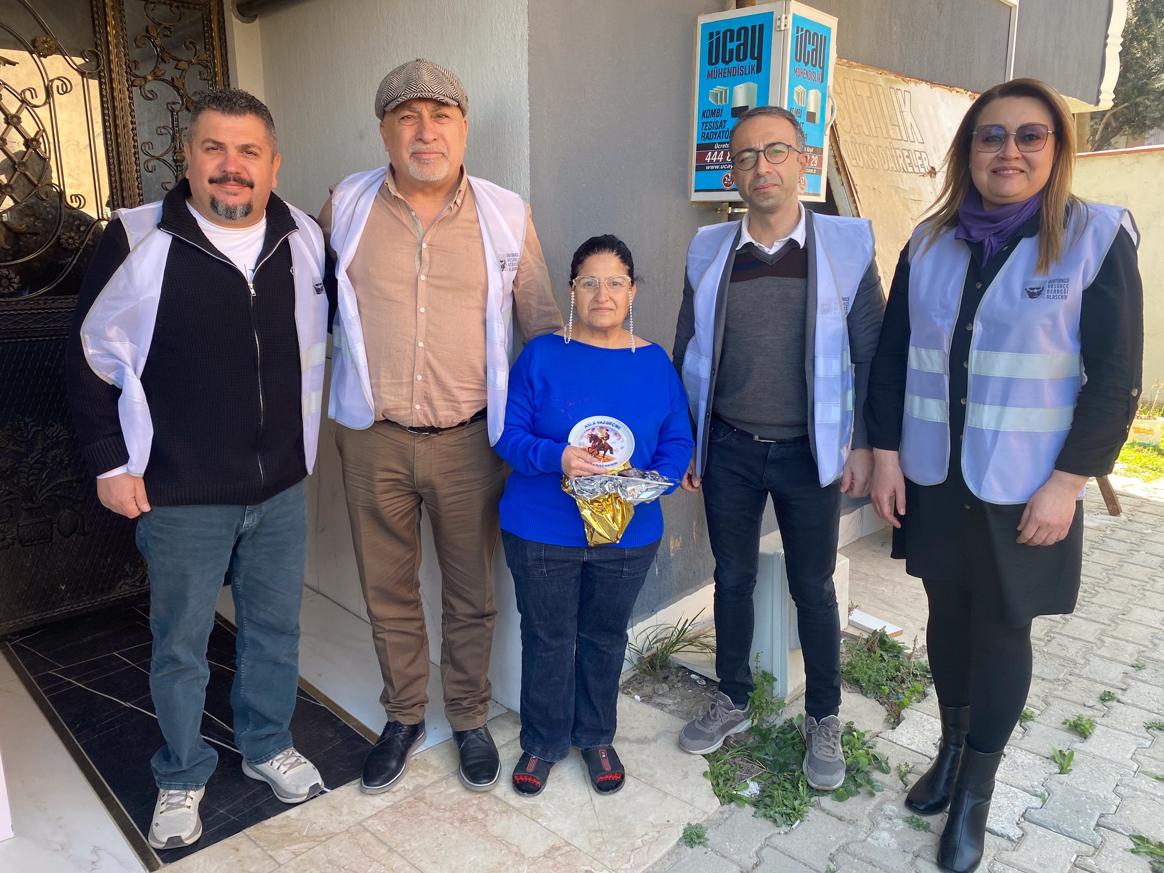 Kadınlar Günü'nde Depremzedelere Destek Oldular (1)