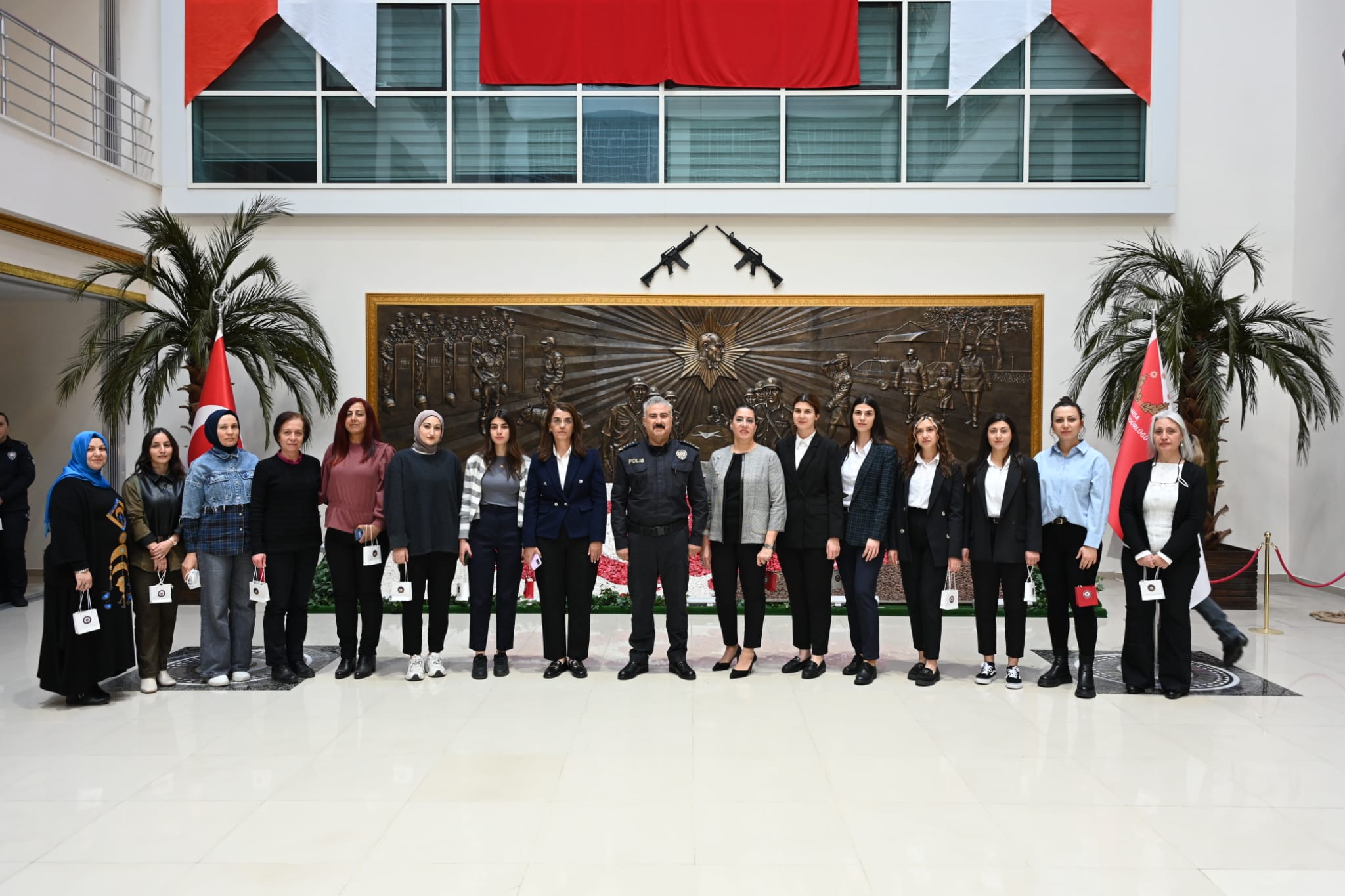 Manisa Emniyeti’nde 8 Mart Buluşması (7)