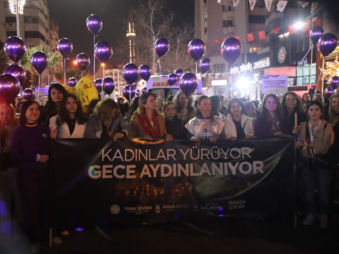 Manisa'da Gece Yürüyüşü Düzenlendi (6)