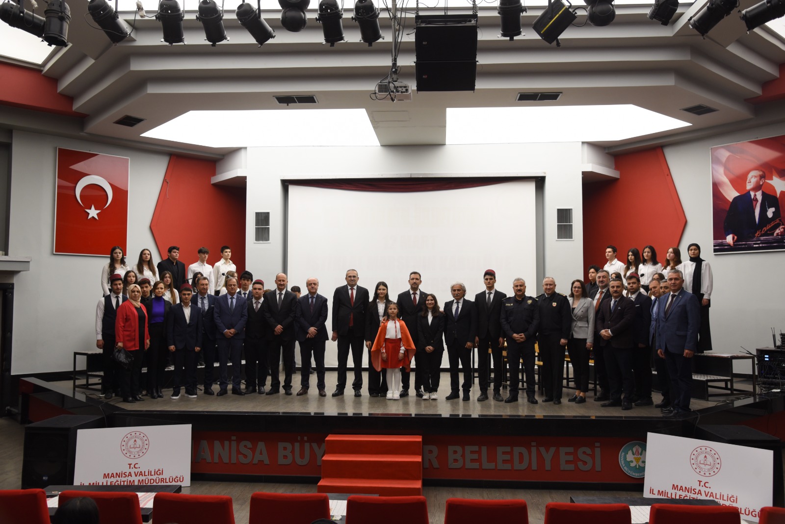 Manisa’da İstiklal Marşı’nın 104. Yılı Coşkuyla Kutlandı (2)