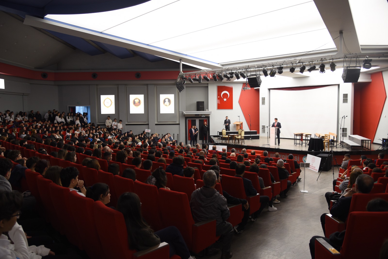 Manisa’da İstiklal Marşı’nın 104. Yılı Coşkuyla Kutlandı (3)