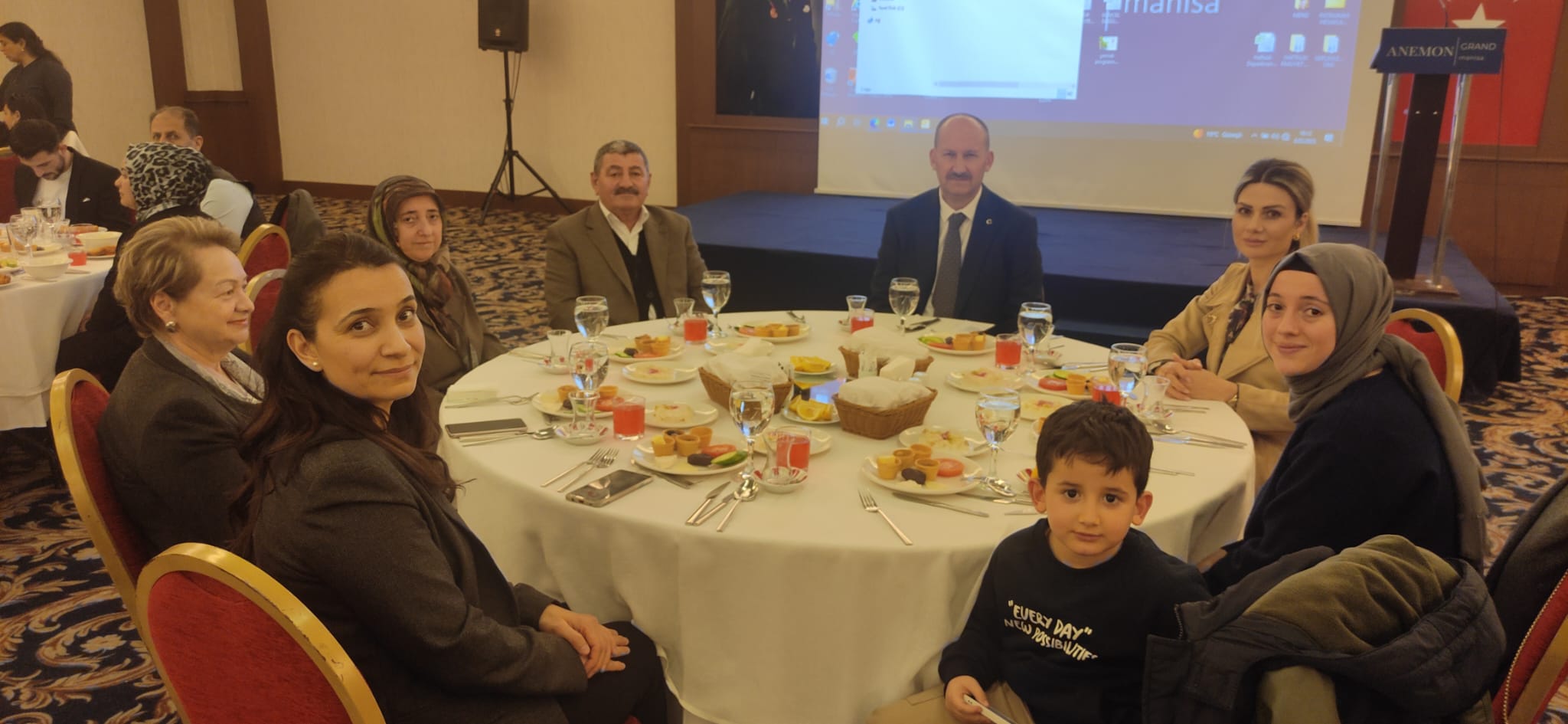 Yunusemre Kaymakamlığı, Şehit Yakınları Ve Gazilerle Iftarda Buluştu (4)