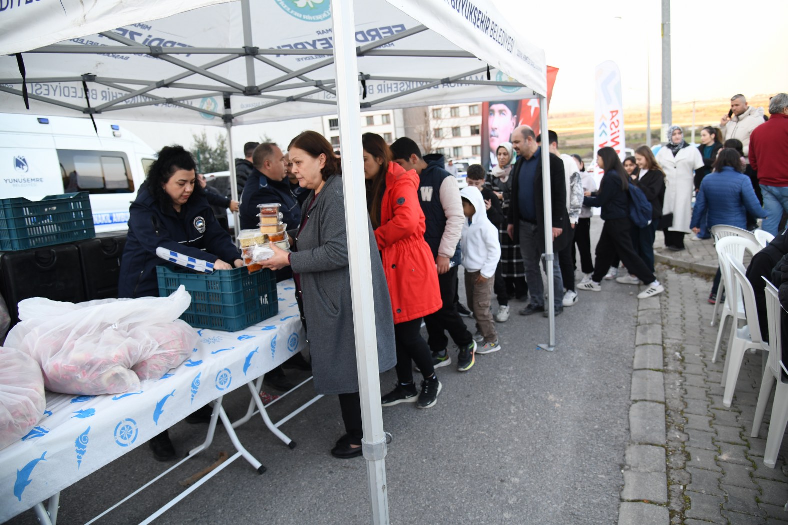 Yunusemre’de Iftar Bereketi Akgedik’te Yaşandı (3)