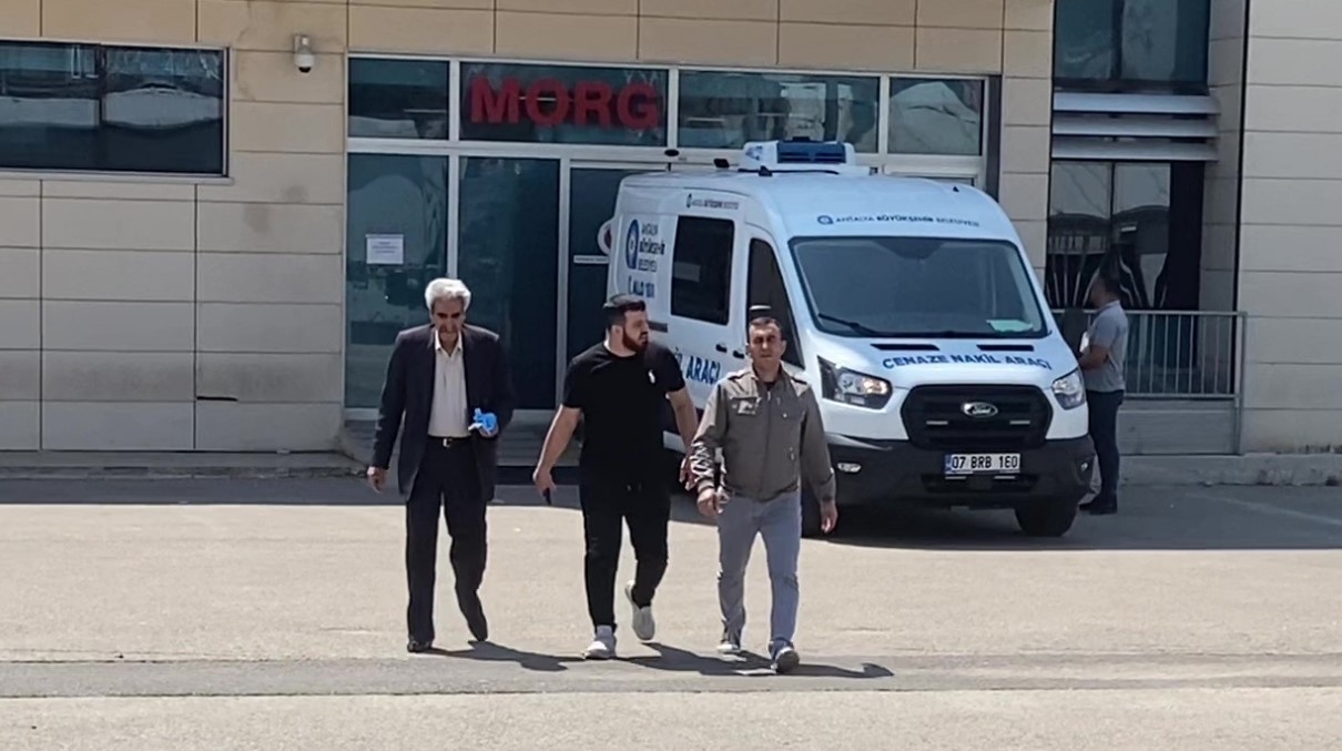 Arkadaşı Tarafından Başından Vurularak Öldürülen 17 Yaşındaki Genç Kızın Cenazesi Teslim Alındı (2)