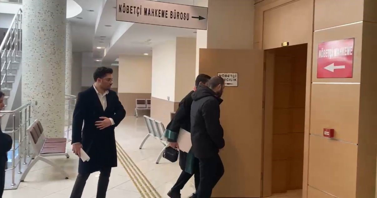 Babasına Şiddet Uyguladığı Anları Sosyal Medyadan Paylaşan Rapçi ‘Sansar Salvo’ Tutukland (1)