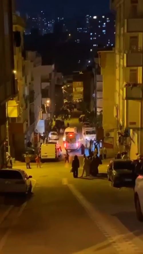 Deprem, Bir Kez Daha İstanbulluları Sokağa Döktü (4)