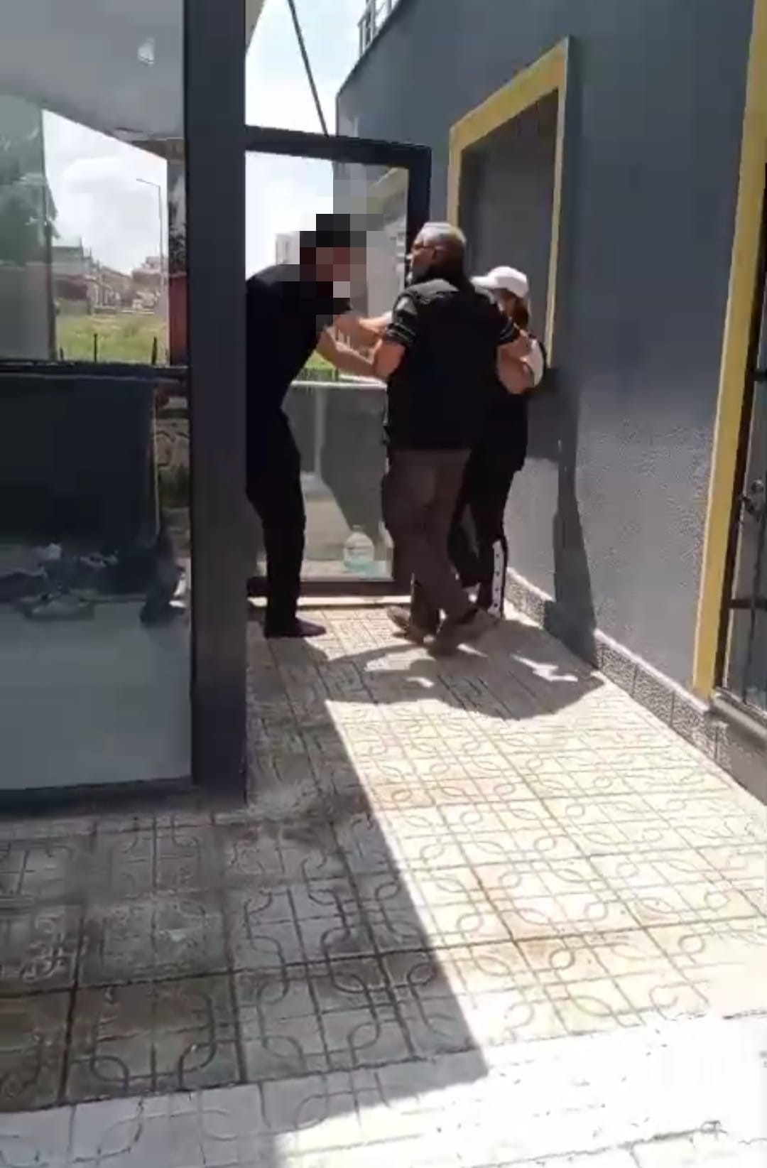 Yavru Köpekleri Katlettiği Iddiasıyla Gözaltına Alınan Şüpheli Adliyeye Sevk Edildi (2)