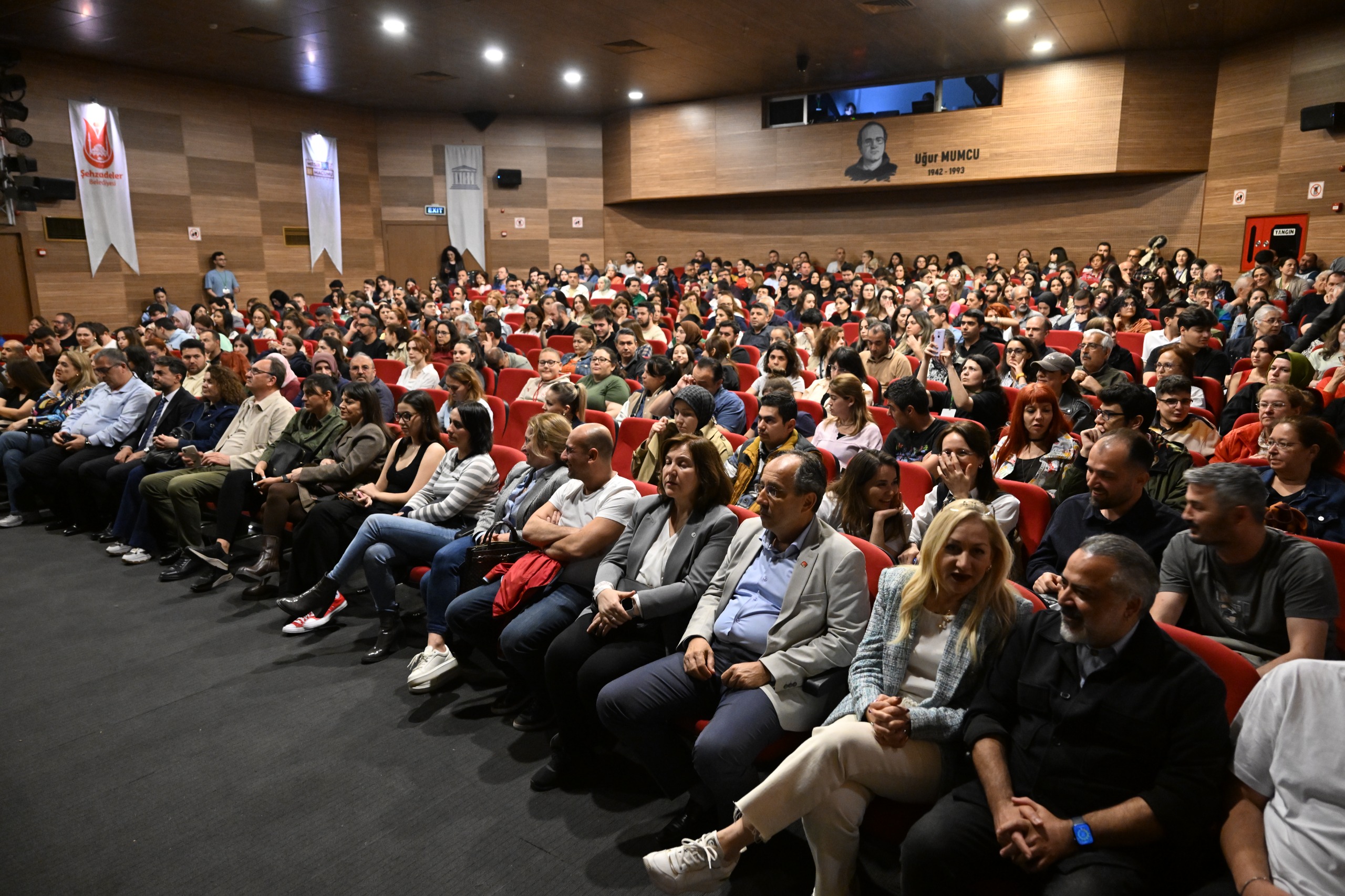 1. Manisa Mesir Tiyatro Festivali Büyük Ilgi Gördü (2)