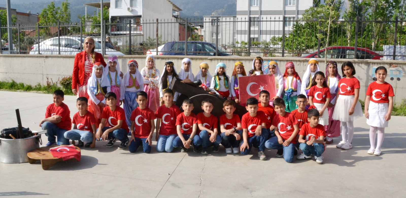 430 Öğrenciyle 23 Nisan Coşkusu Dr. Ömer Faruk Meriç İlkokulu’nda Unutulmaz Kutlama (3)