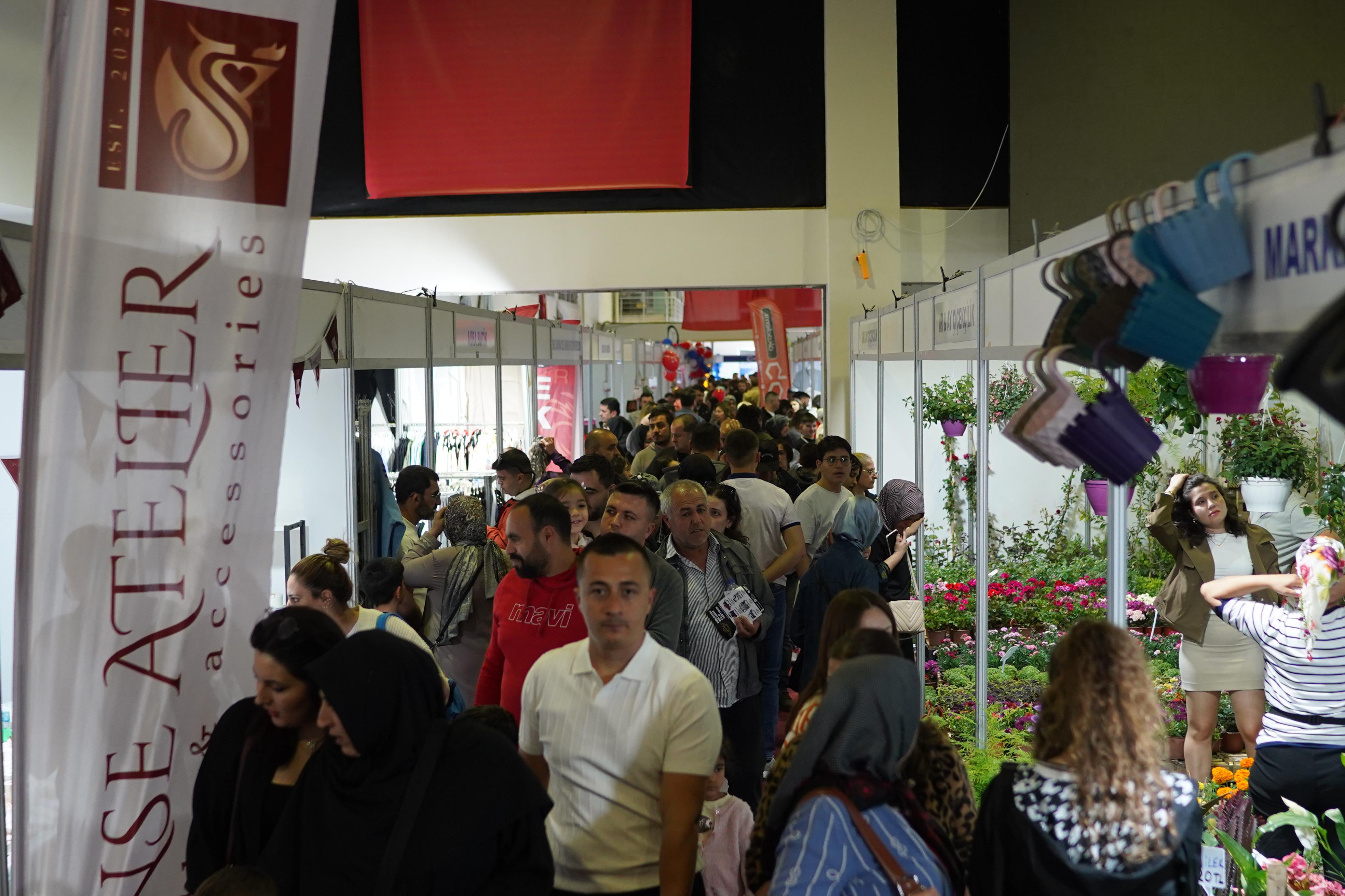 Fuar Coşkusu Manisa’yı Sardı Mesir Ticaret Fuarı Rekor Kırdı (1)-2