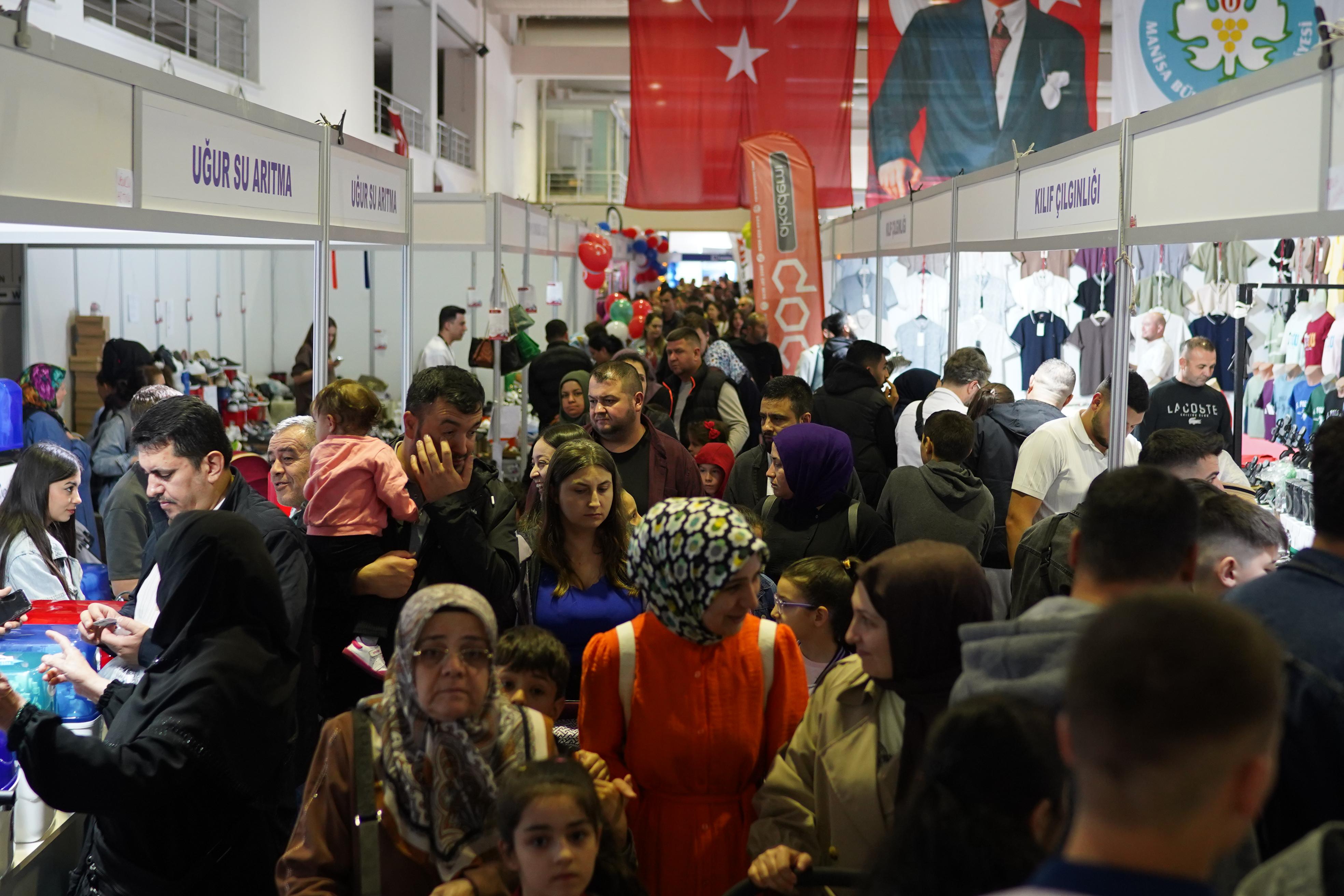 Fuar Coşkusu Manisa’yı Sardı Mesir Ticaret Fuarı Rekor Kırdı (2)-1