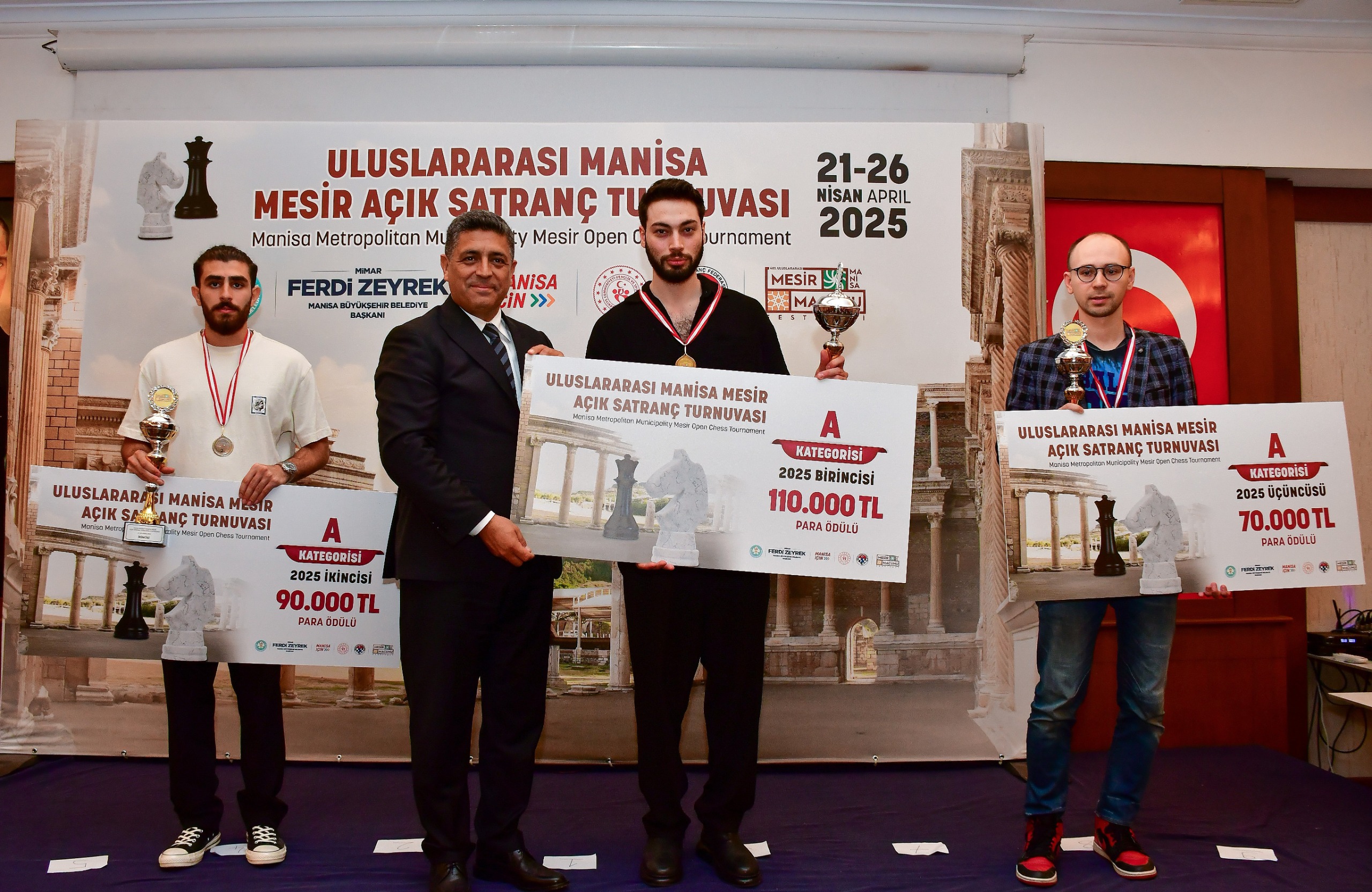 Manisa Mesir Uluslararası Açık Satranç Turnuvası’nda Şampiyon Belli Oldu (11)