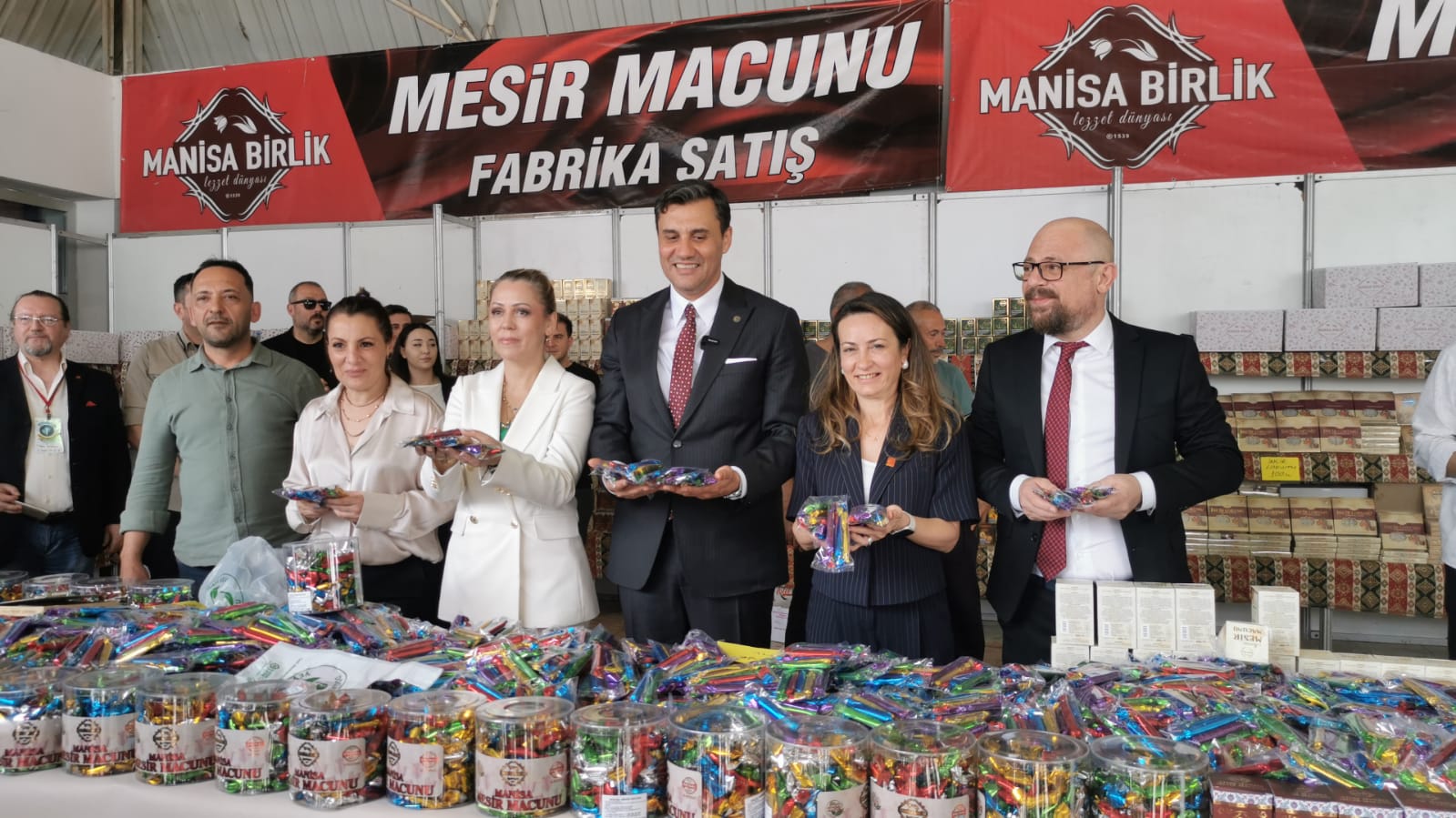 Manisa’da 31. Kez Kapılarını Açan Mesir Ticaret Fuarı Ziyaretçilerini Ağırlıyor (7)