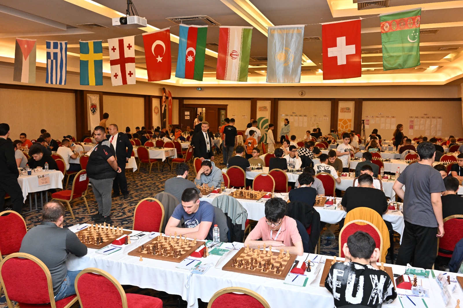 Manisa’da Uluslararası Satranç Turnuvası Heyecanı Başladı (7)