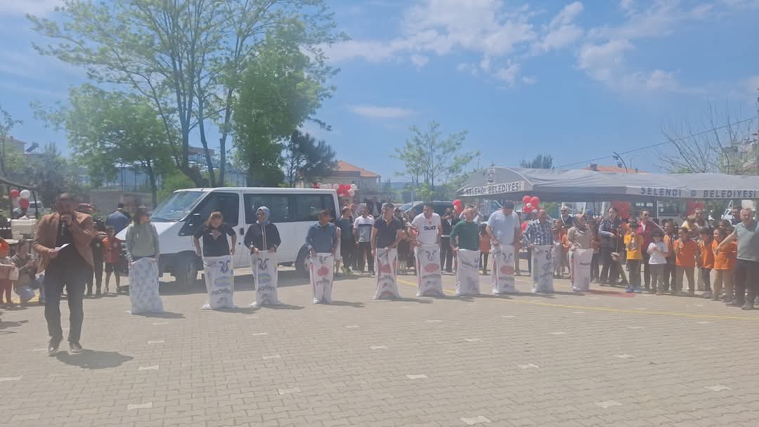 Öğrenciler Seyretti Veliler Yarıştı (1)