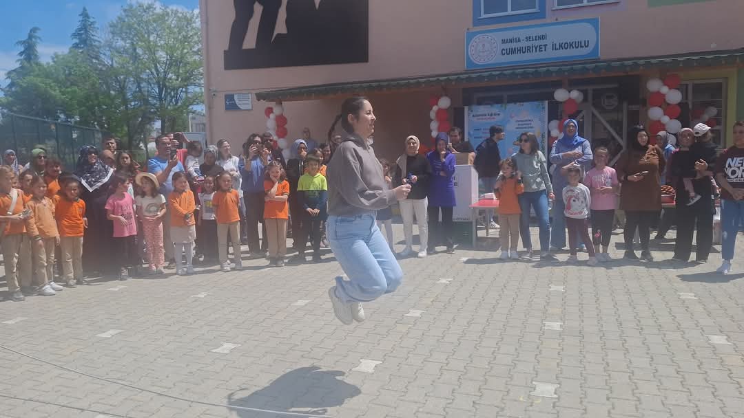 Öğrenciler Seyretti Veliler Yarıştı (2)