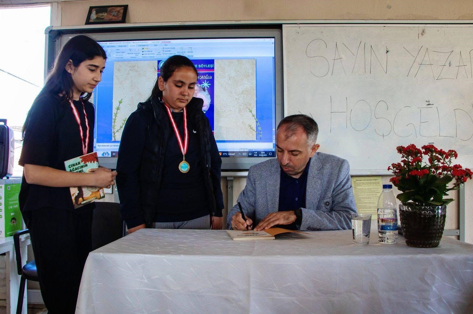 Sarıgöl’de Yazar Öğrenci Buluşması Büyük Ilgi Gördü (1)