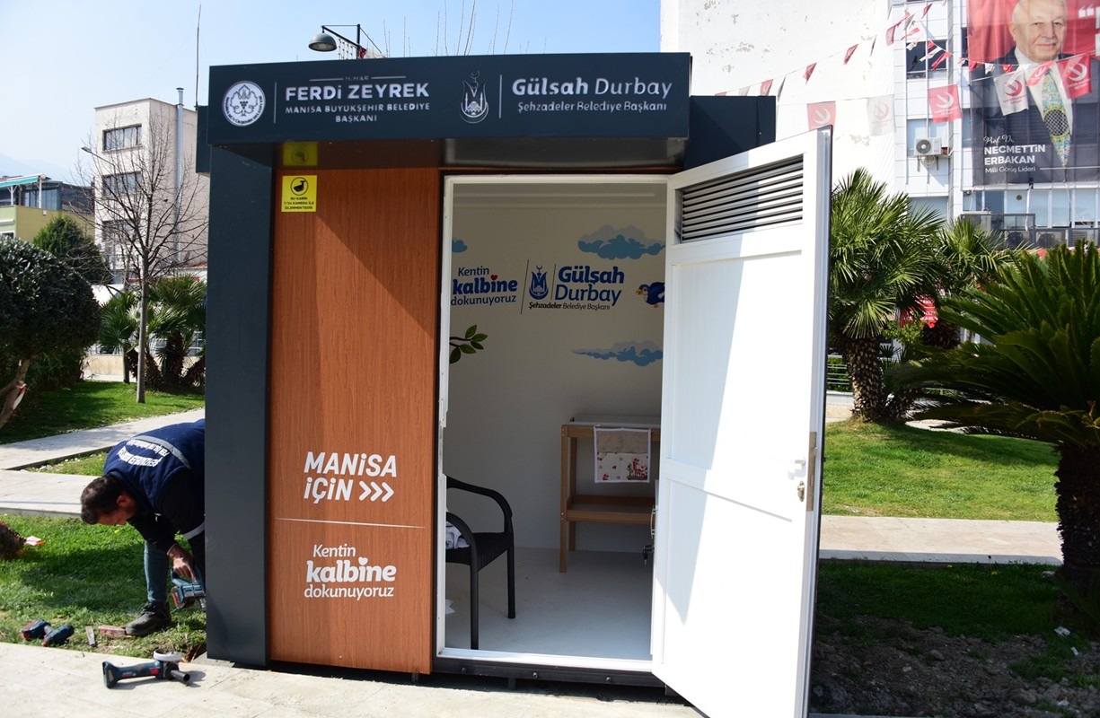 Şehzadeler’de Annelere Büyük Kolaylık Bebek Bakım Kabinleri Hizmete Açıldı (2)