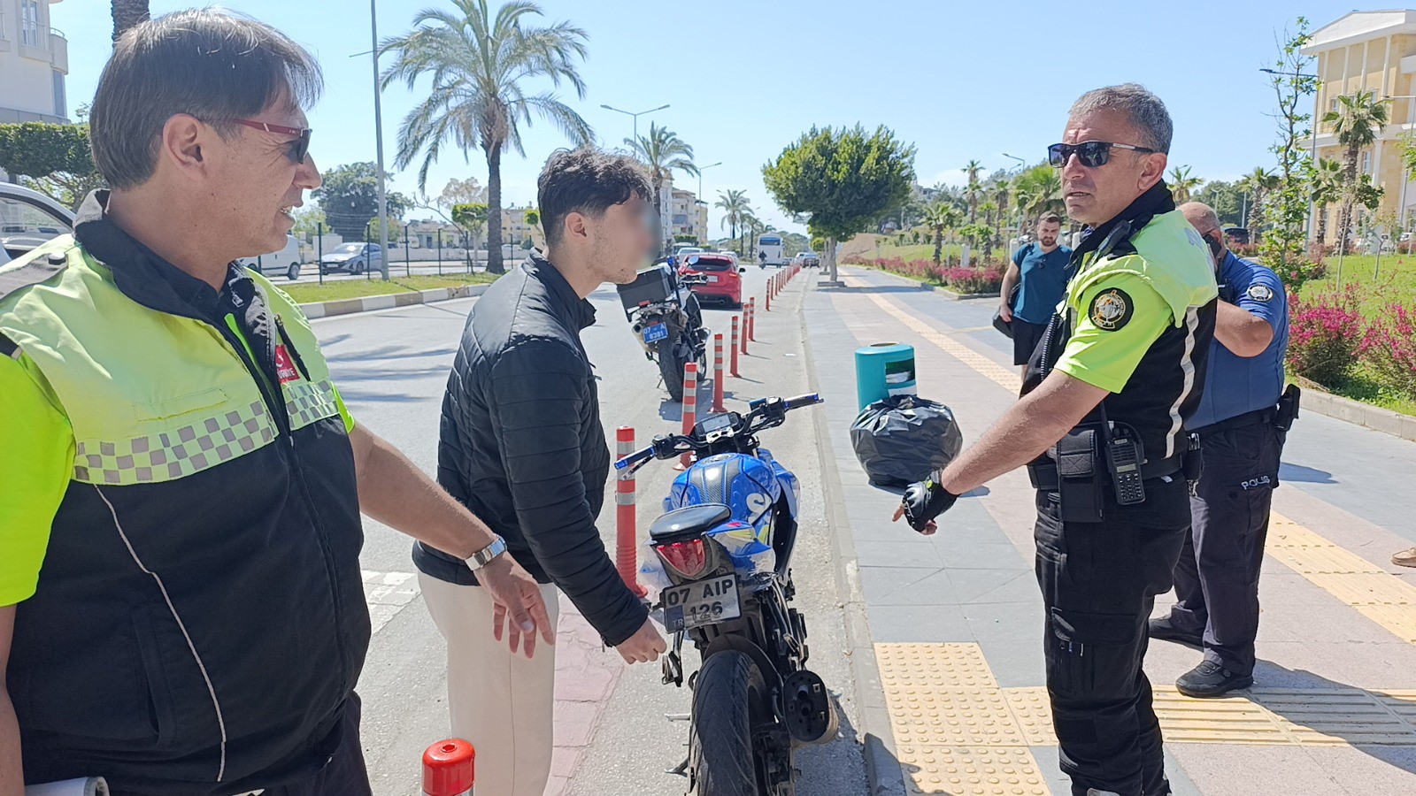 Aynı Noktada Peş Peşe MotosikleT