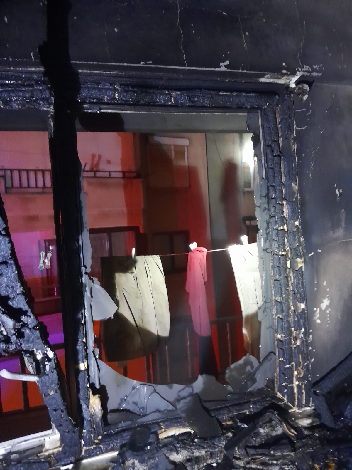 Çöp Evde Yangın 2 Ölü, 1 Ağır Yaralı (3)