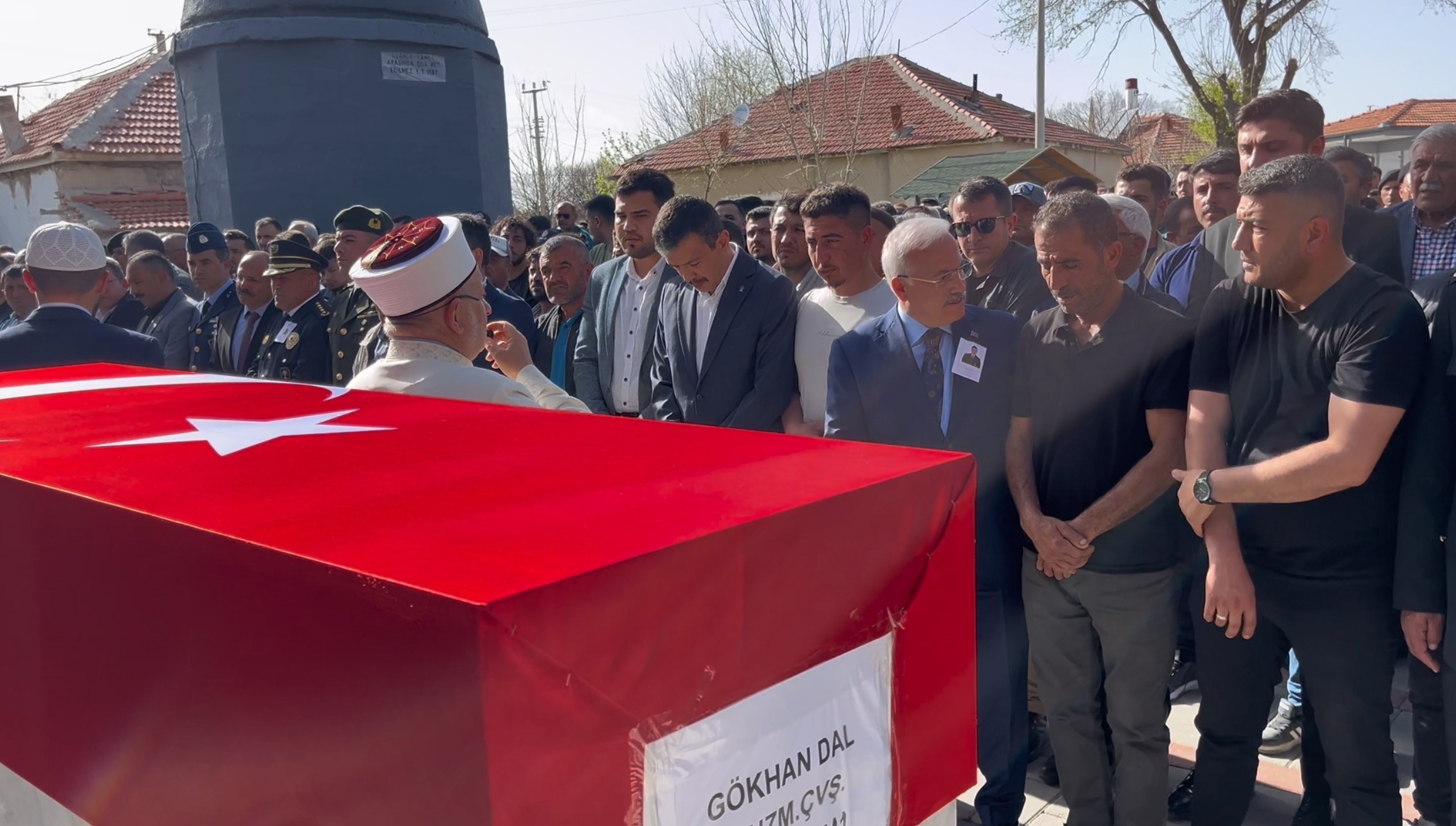 Kazada Hayatını Kaybeden Uzman Çavuş Aksaray'da Toprağa Verildi (1)