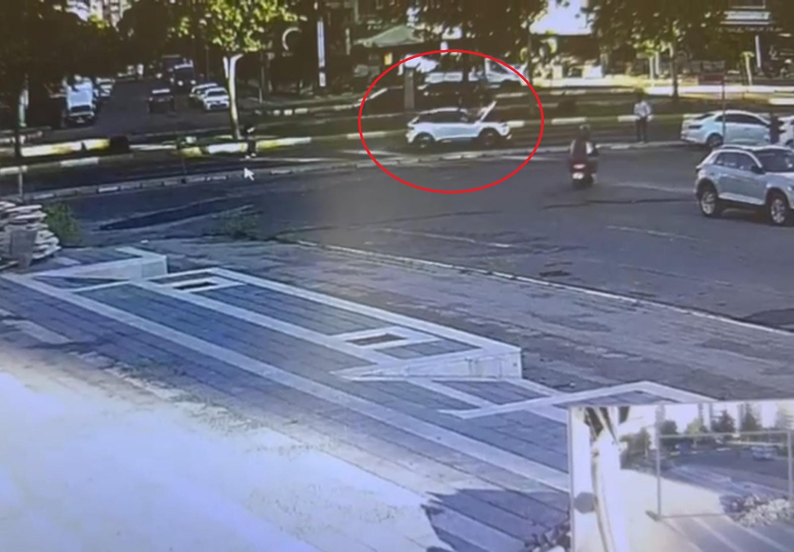 Lise Öğrencisini Hayattan Koparan Kaza Güvenlik Kamerasına Böyle Yansıdı (1)-1