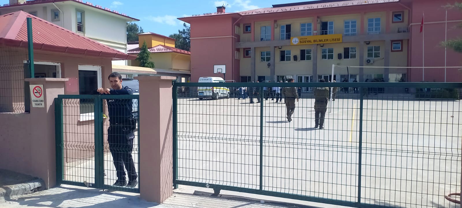 Lisede Kan Donduran Olay! (1)-1