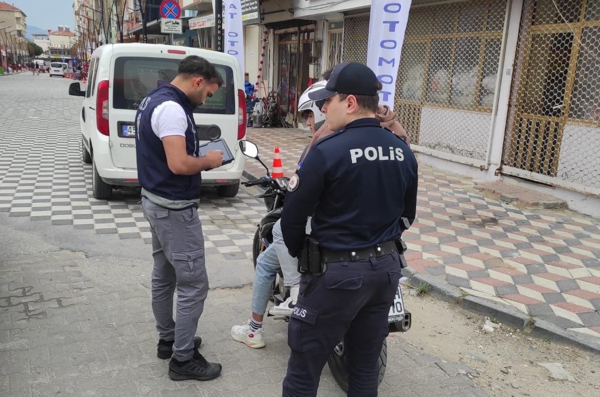 Manisa'da Hayat Kurtaran Denetim Kask Yoksa Ceza Var!-1