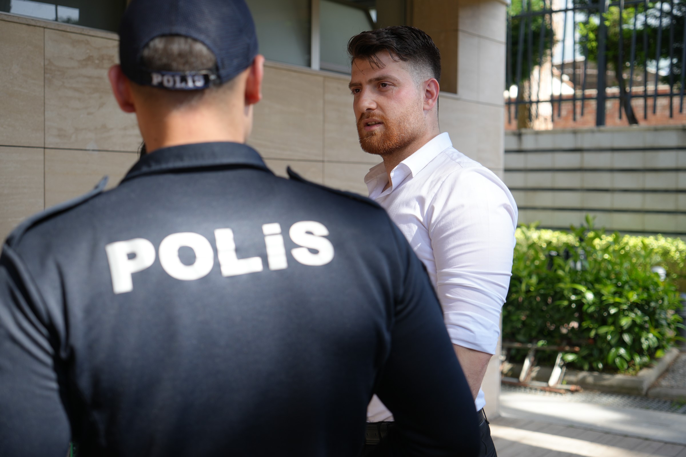 Manisa'da Örnek Davranış Tuvalette Buldu, Polise Teslim Etti (2)