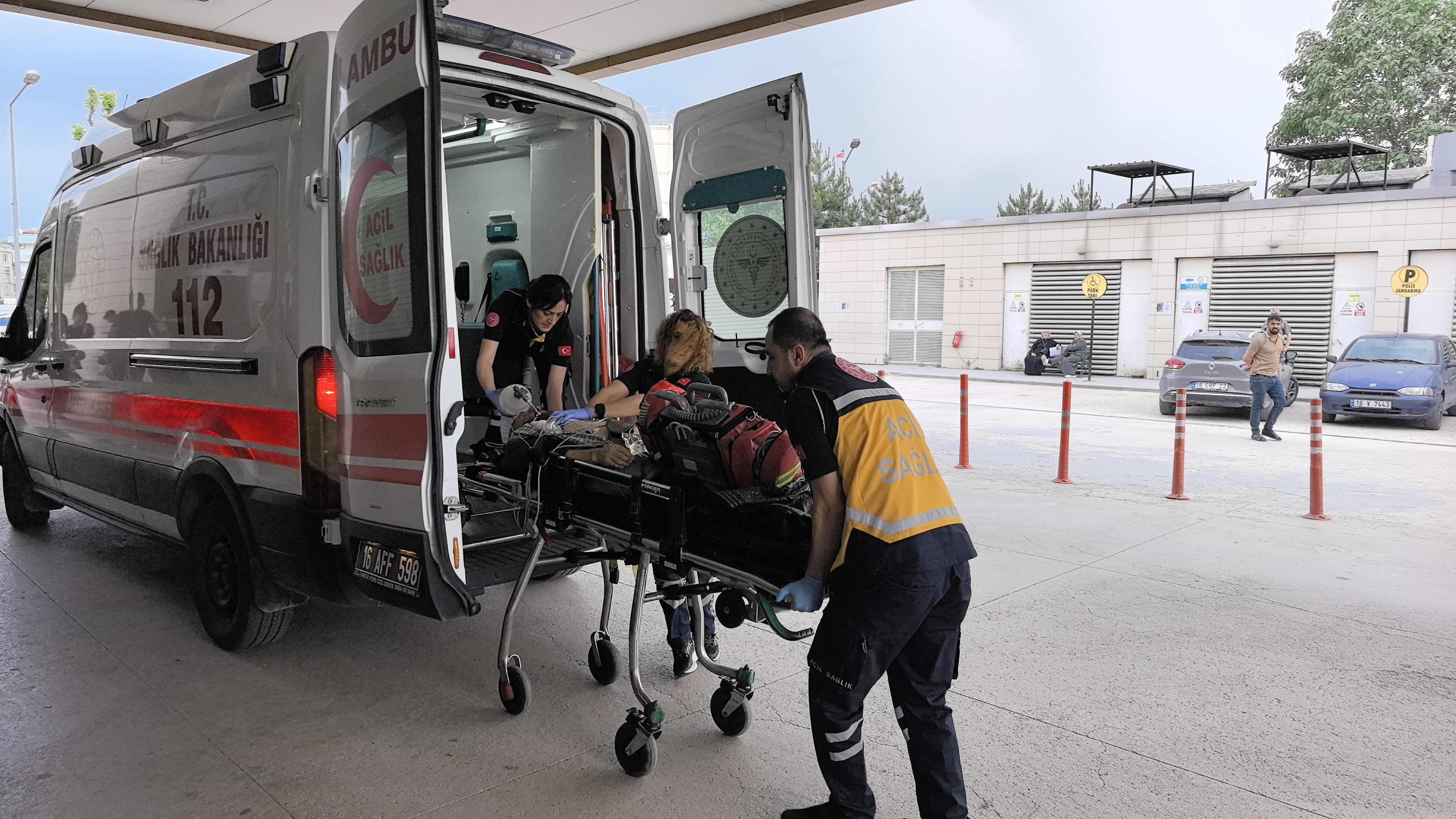 Otobüsün Çarptığı Yaşlı Adam Hayatını Kaybetti (2)