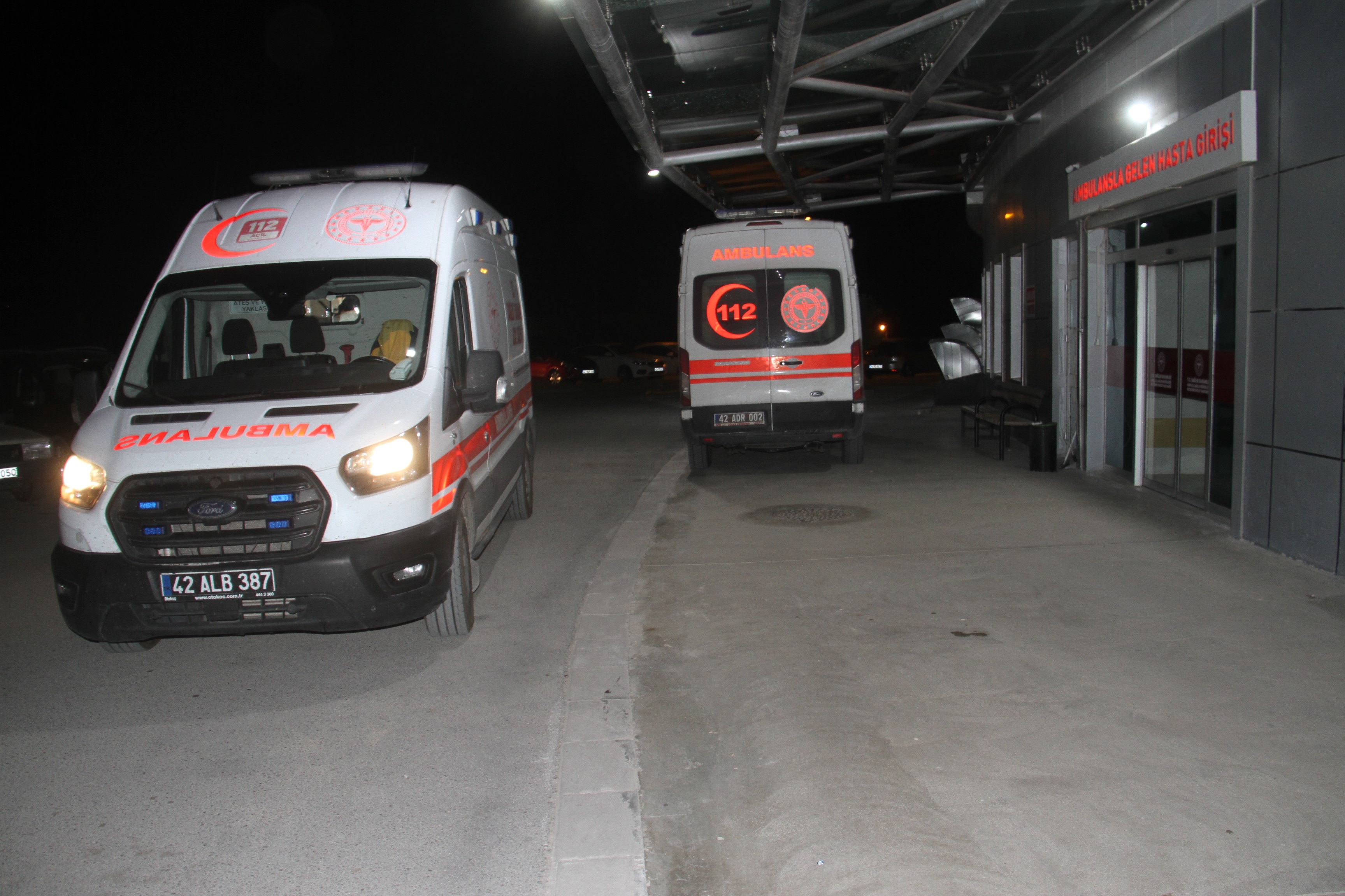 Parkta Gençler Arasında Bıçaklı Kavga (1)