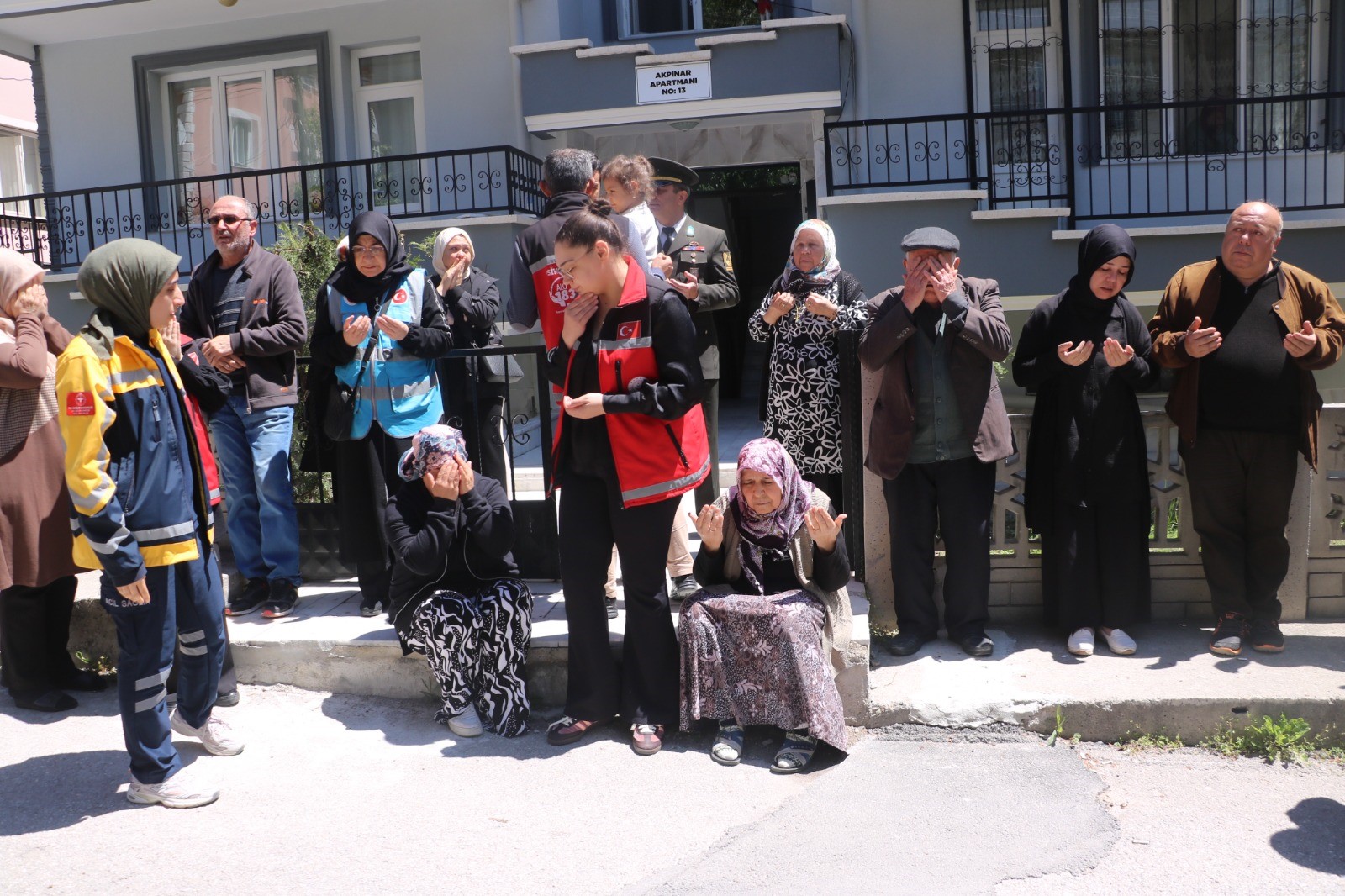 Şehidin 4 Yaşındaki Kızından Babasına Oyuncak Ayıcıkla Duygusal Veda (2)