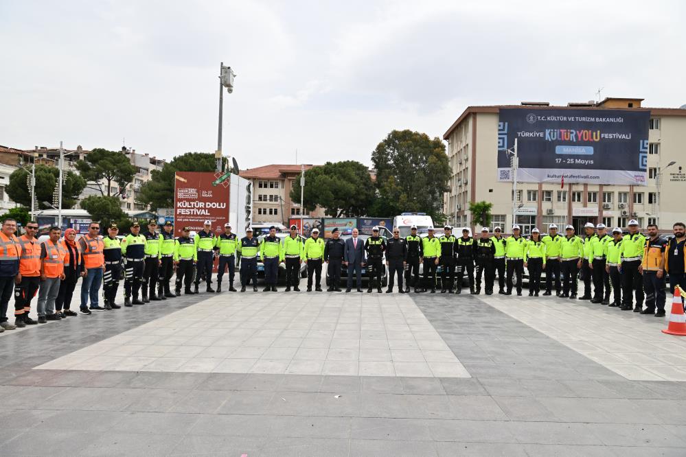 Vali Özkan’dan Trafik Mesajı “Çocuklar, Ailenizi Kurallara Uymaya Teşvik Edin” (3)
