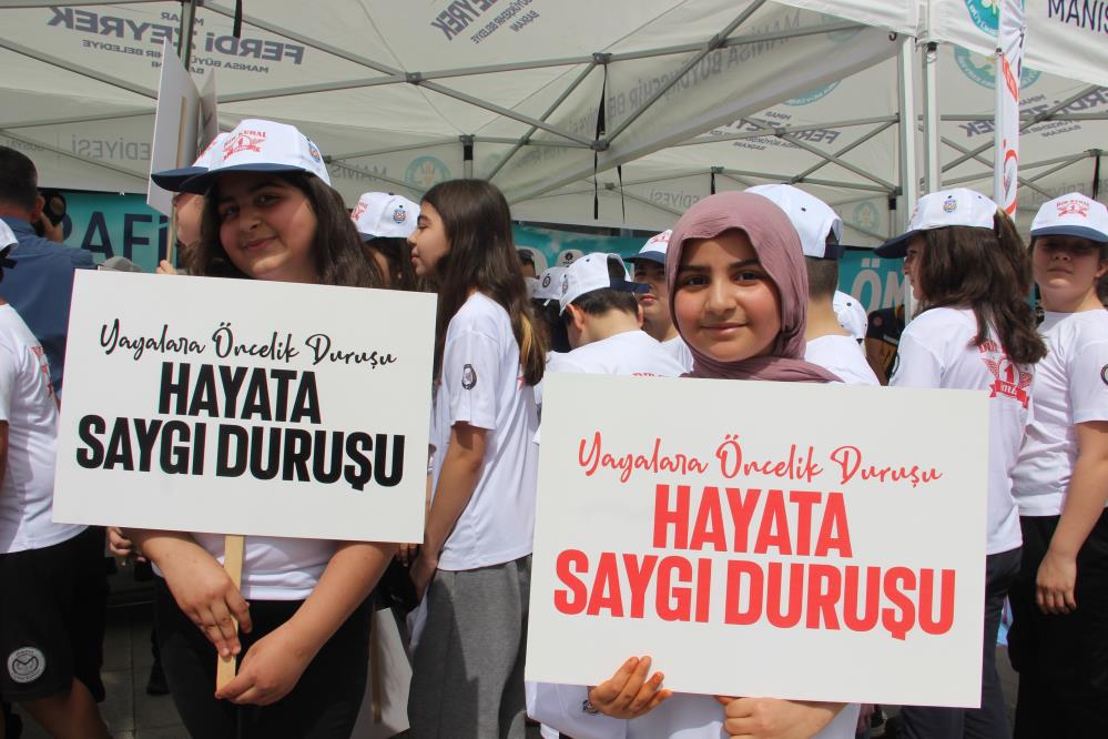 Vali Özkan’dan Trafik Mesajı “Çocuklar, Ailenizi Kurallara Uymaya Teşvik Edin” (4)