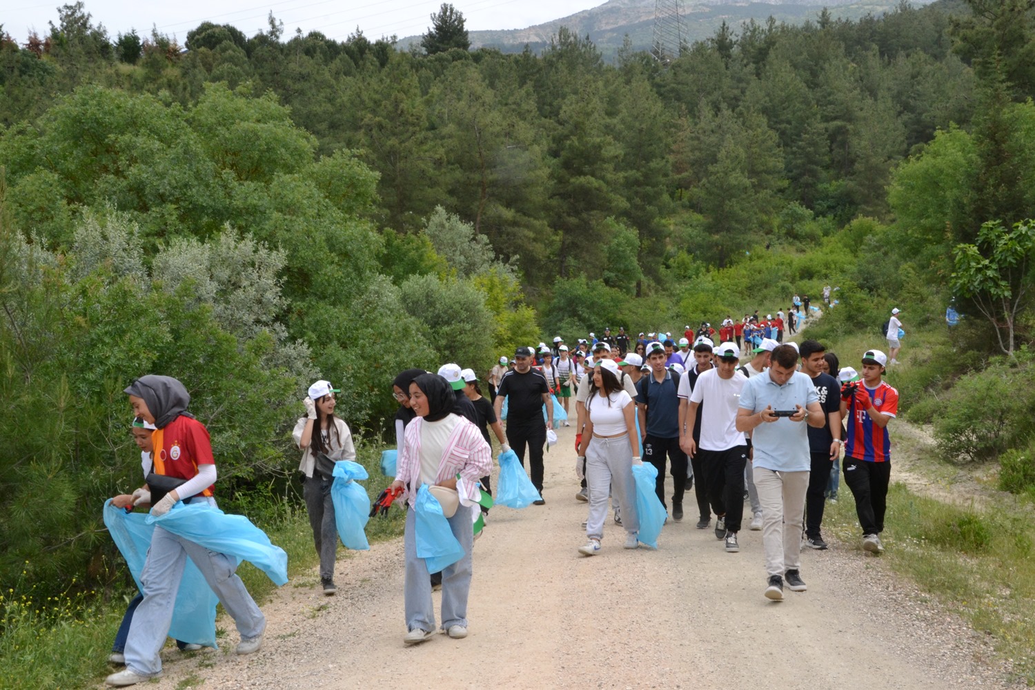 201 Yangının Ardından Harekete Geçildi Manisa’da Orman Temizliği Seferberliği (2)