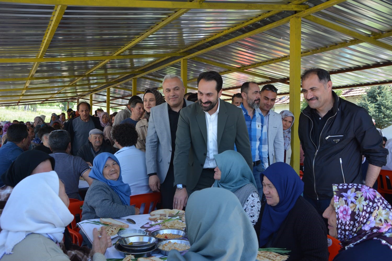 Arınç’tan Anlamlı Ziyaret (3)