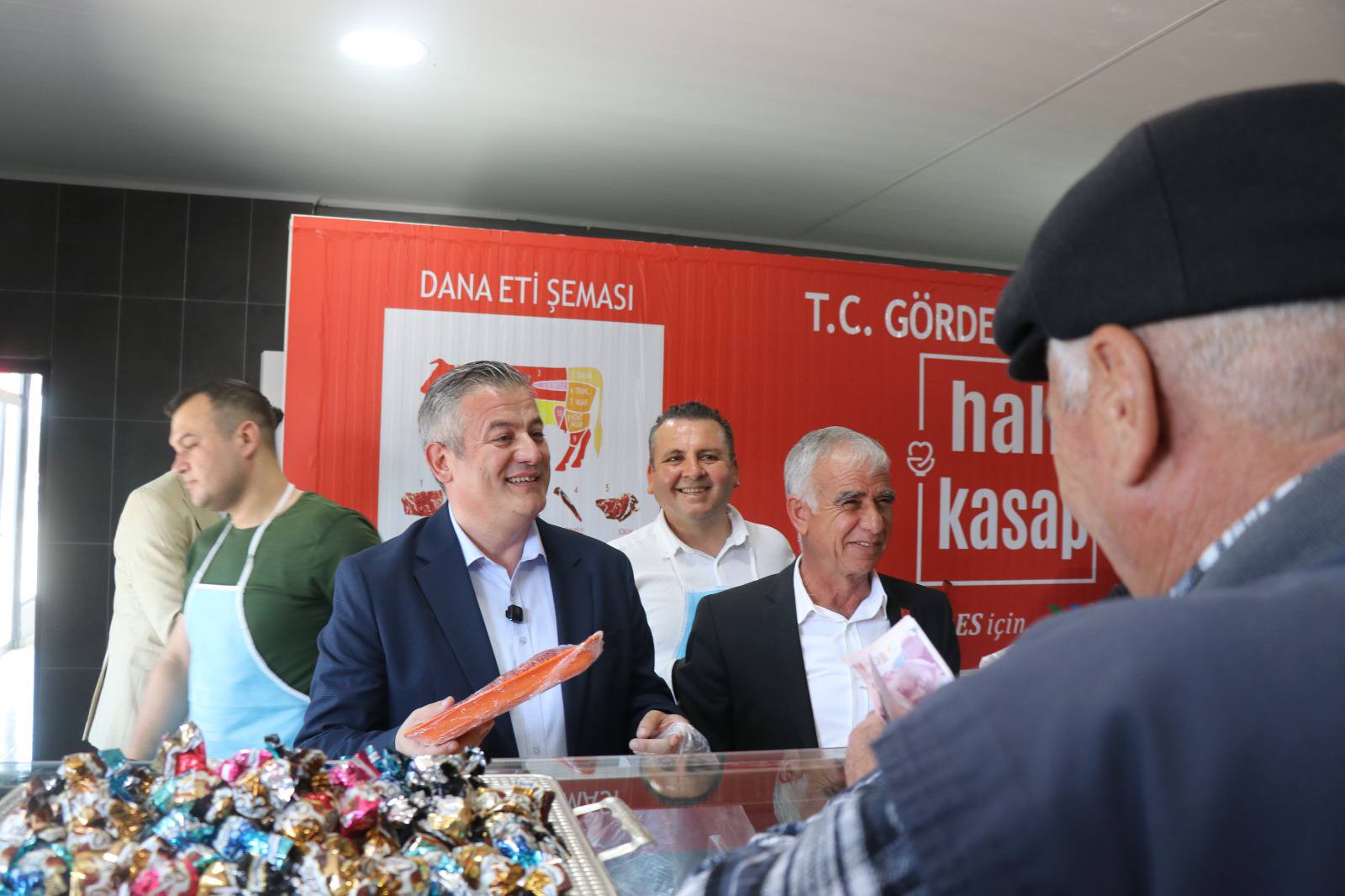 Gördes Halk Kasap Yoğun Ilgi Gördü Dana Kıyma Fiyatı Şok Etti! (2)