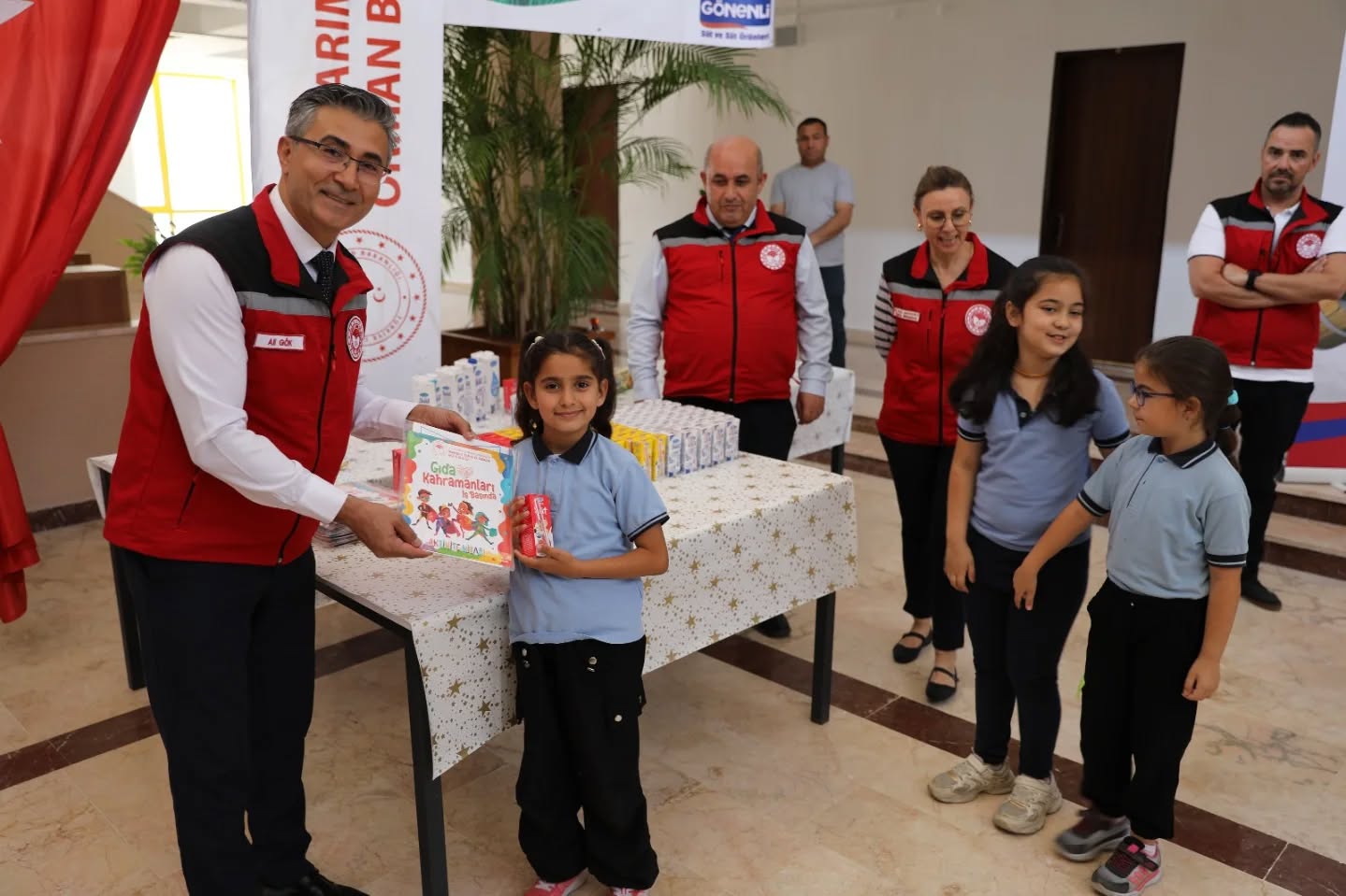 Manisa’da Süt Gibi Etkinlik Dünya Süt Günü’nde Öğrencilere Sürpriz (11)