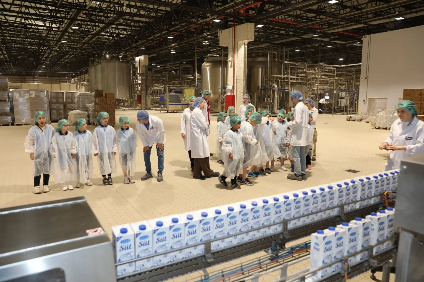 Manisa’da Süt Gibi Etkinlik Dünya Süt Günü’nde Öğrencilere Sürpriz (3)