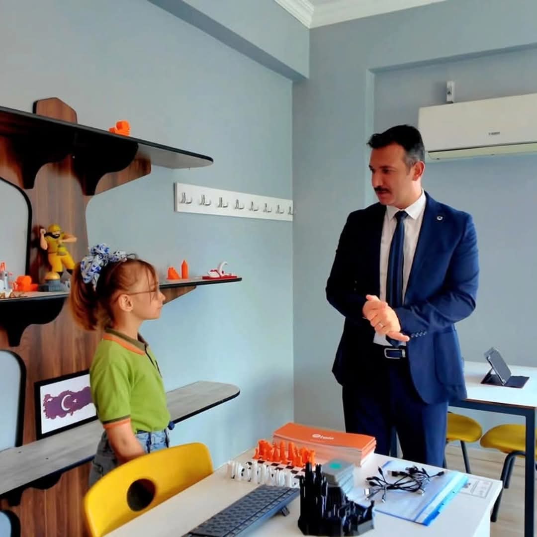 Manisalı Minik Mucit Sessiz Süpürge Icat Etti (3)