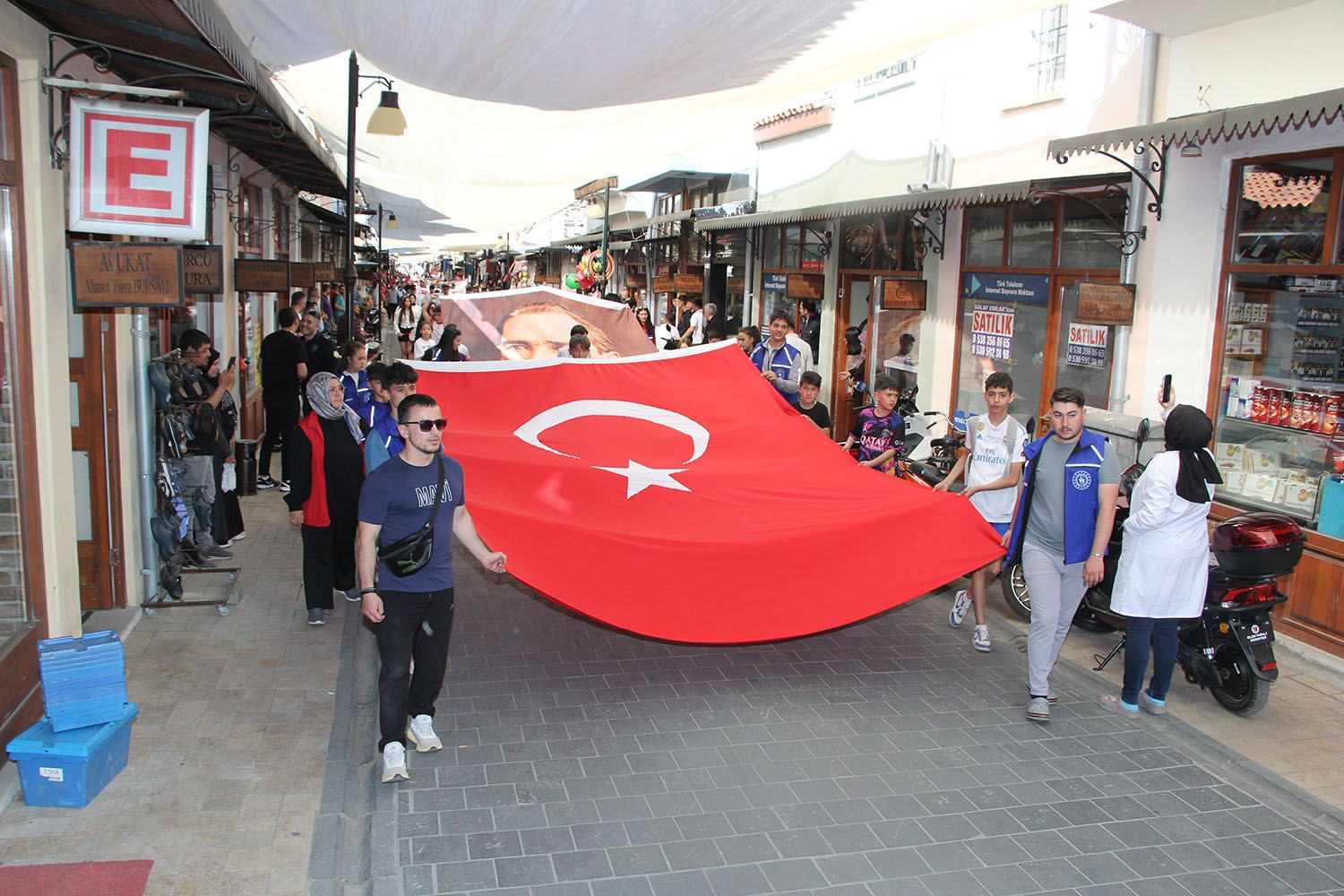 Manisa'nın Kula Ilçesinde 19 Mayıs Atatürk'ü Anma, Gençlik Ve Spor Bayramı Kutlamaları, Kortej Yürüyü (2)