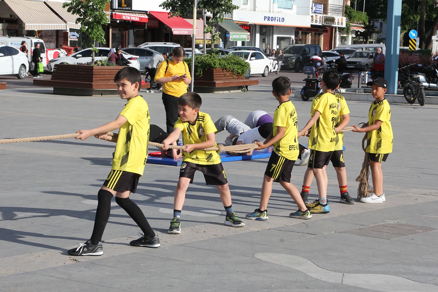 Manisa'nın Kula Ilçesinde 19 Mayıs Atatürk'ü Anma, Gençlik Ve Spor Bayramı Kutlamaları, Kortej Yürüyü (3)