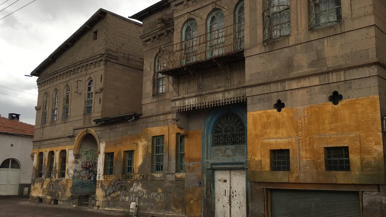 Papa'nın Kayserili Olduğu Iddiası Vatandaşları Şaşırttı (2)