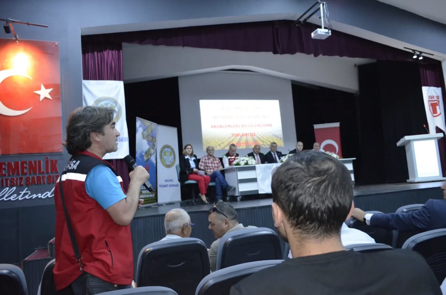 Salihli’deki Toplantıda ‘Üzümdeki Kalıntı’ Masaya Yatırıldı (1)