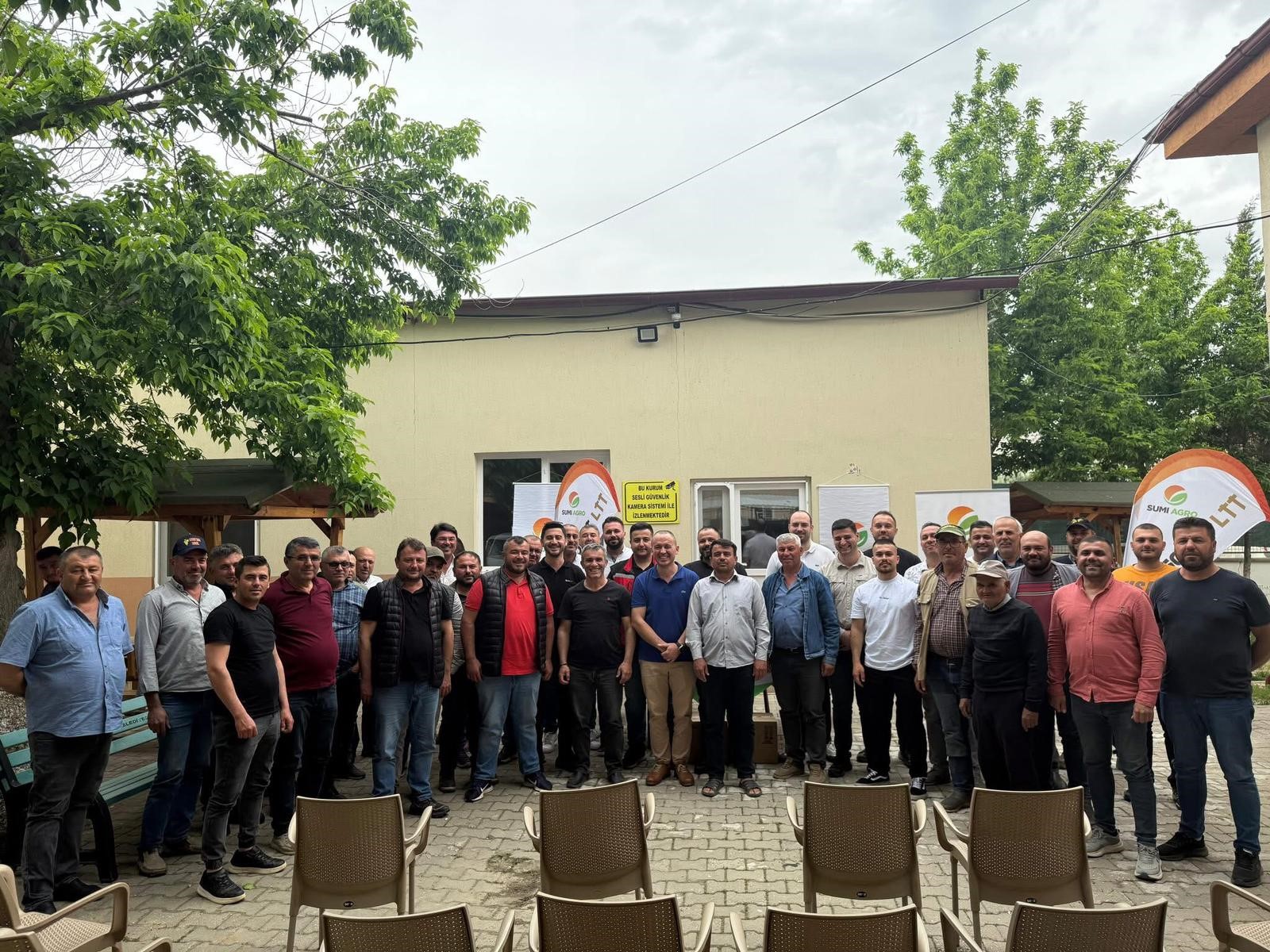 Sarıgöl'de Unlubit Zararlısına Karşı Feromon Tuzakları Dağıtıldı (4)