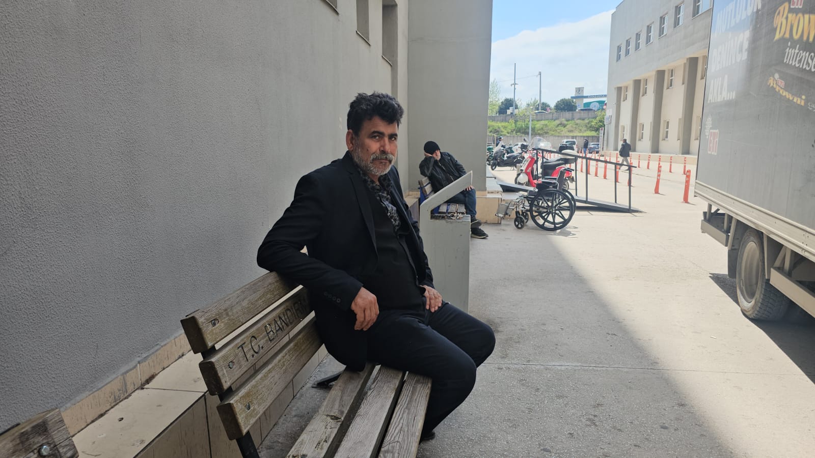 Tek Kimlikle Iki Hayat (4)