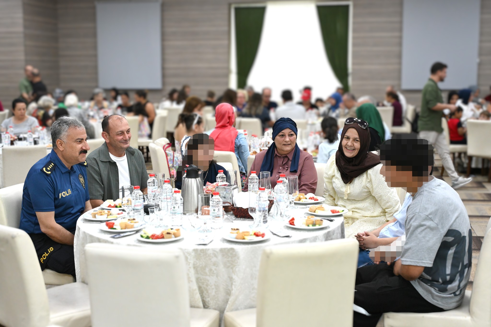 Emniyet Müdürü Fahri Aktaş’tan Koruyucu Ailelere Anlamlı Destek (1)-1