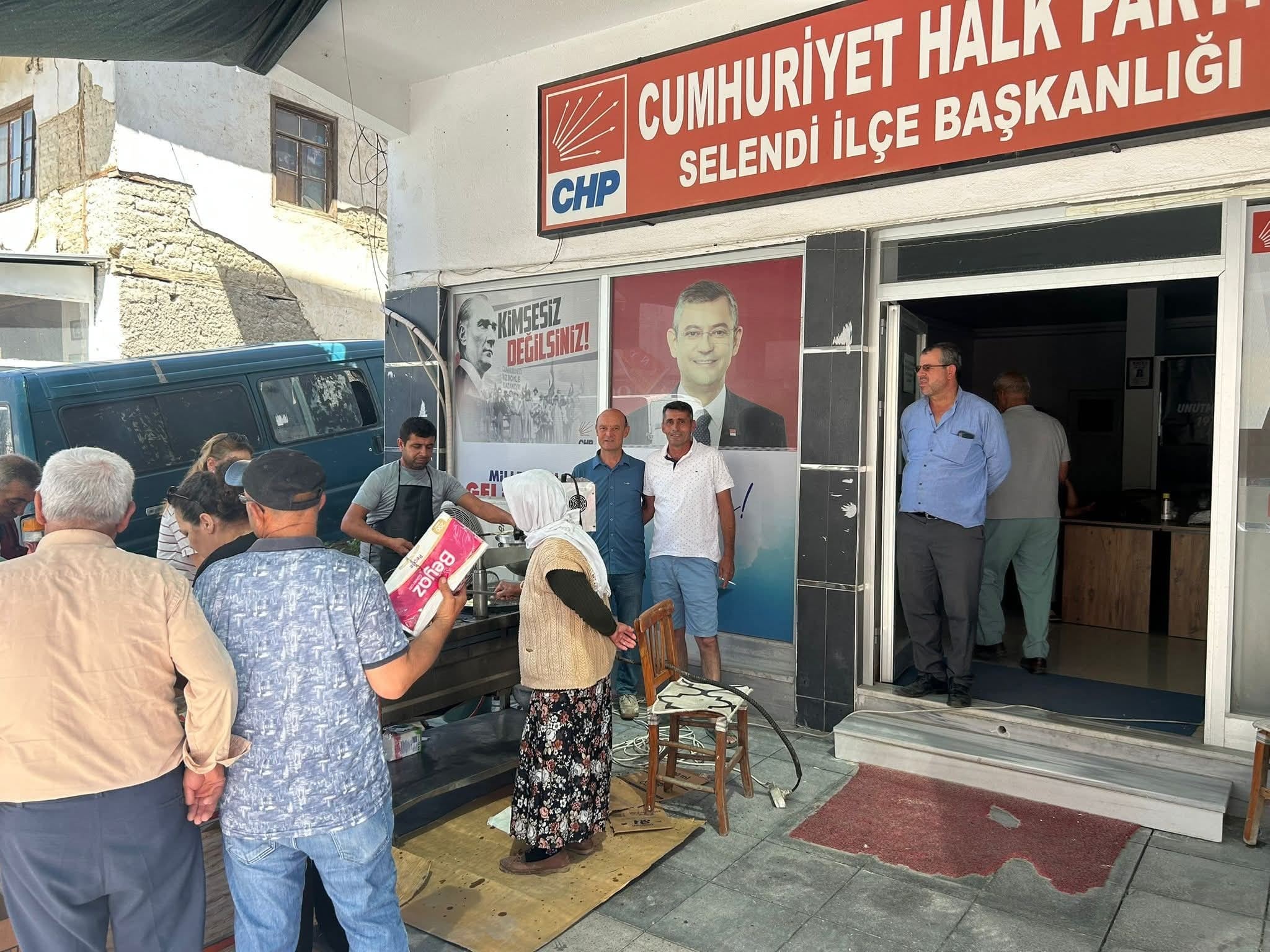 Ferdi Zeyrek Unutulmadı Selendi’de Anlamlı Lokma Hayrı (1)-1
